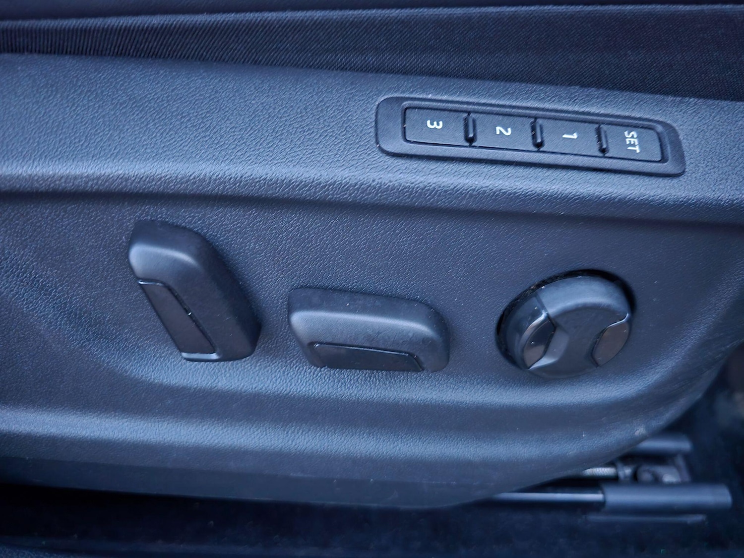 Used Skoda Karoq 2019 for sale - 76786870: Photo 36