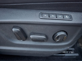 Used Skoda Karoq 2019 for sale - 76786870: Photo