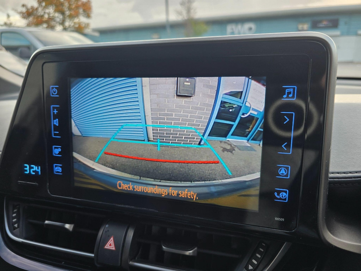 Used Toyota C-HR 2019 for sale - 76441377: Photo 10