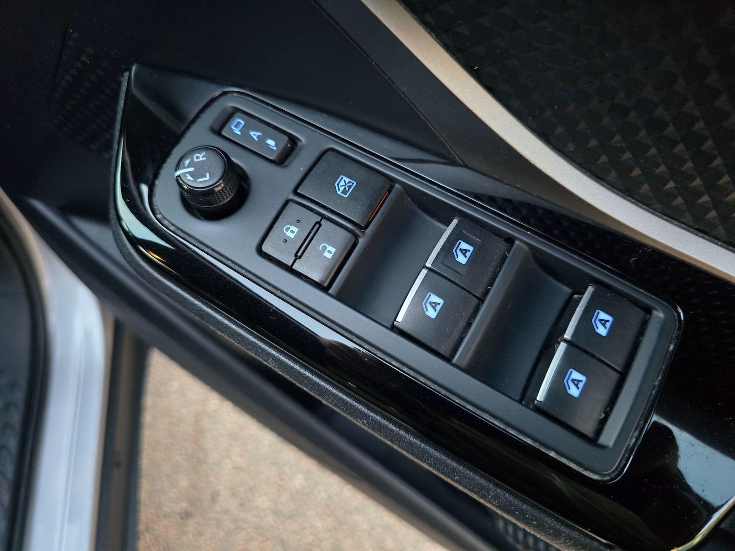 Used Toyota C-HR 2019 for sale - 76441377: Photo 28