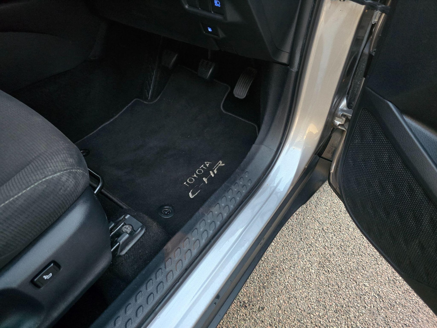 Used Toyota C-HR 2019 for sale - 76441377: Photo 32