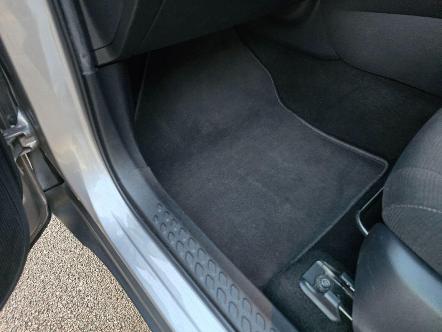 Used Toyota C-HR 2019 for sale - 76441377: Photo 40