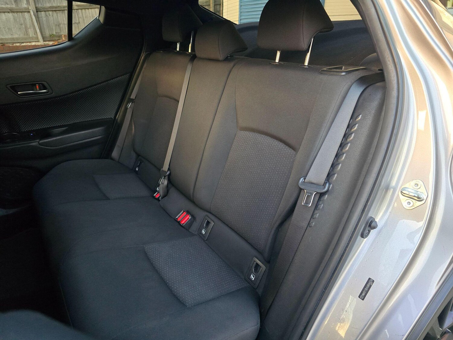 Used Toyota C-HR 2019 for sale - 76441377: Photo 44