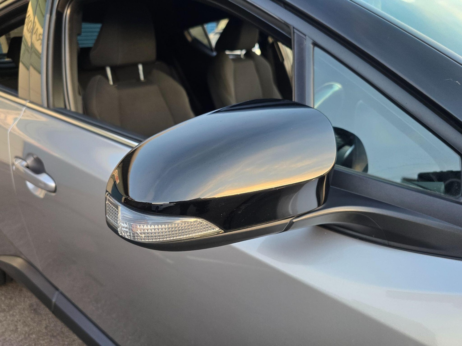 Used Toyota C-HR 2019 for sale - 76441377: Photo 77