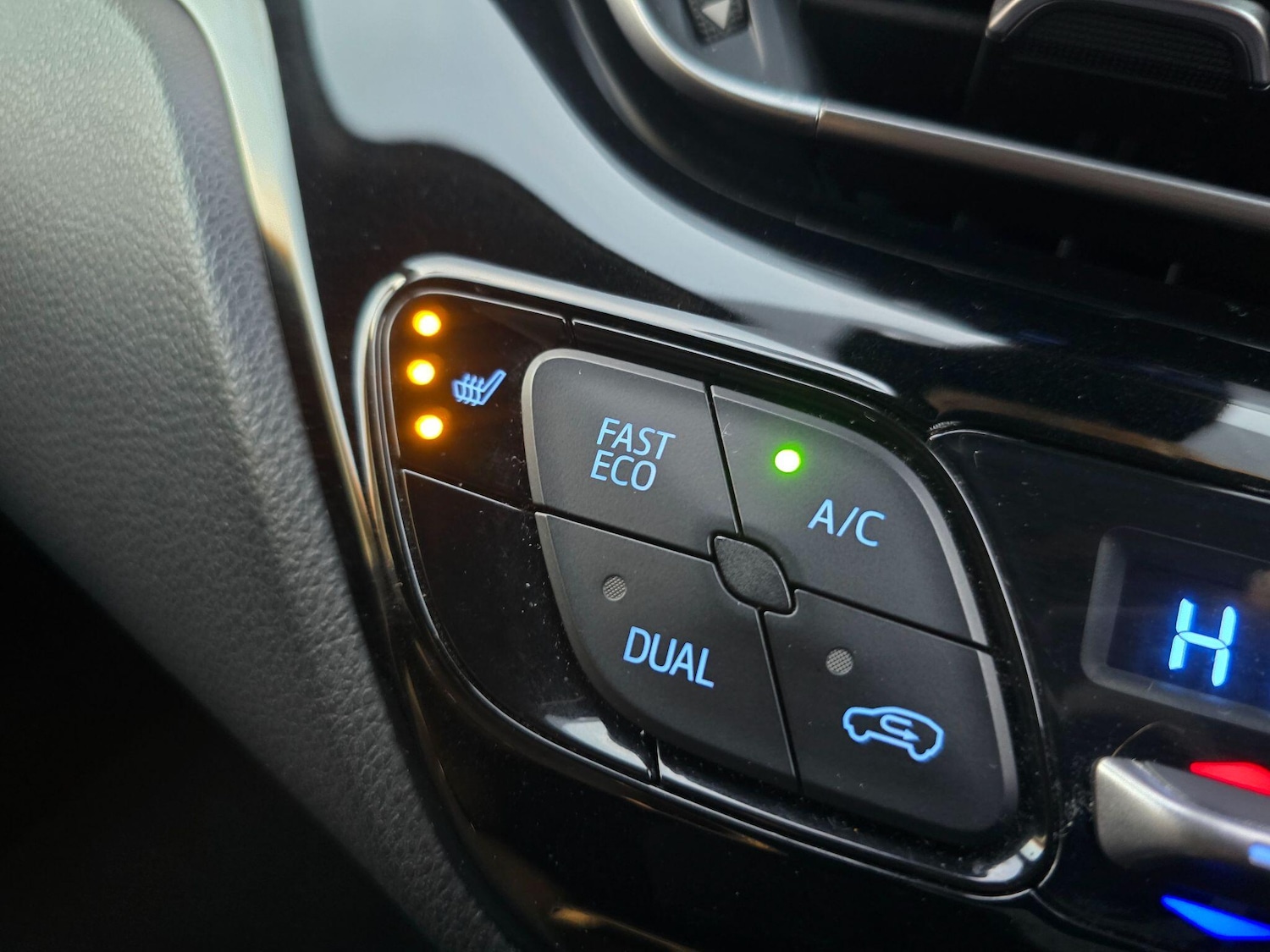 Used Toyota C-HR 2019 for sale - 76441377: Photo 9