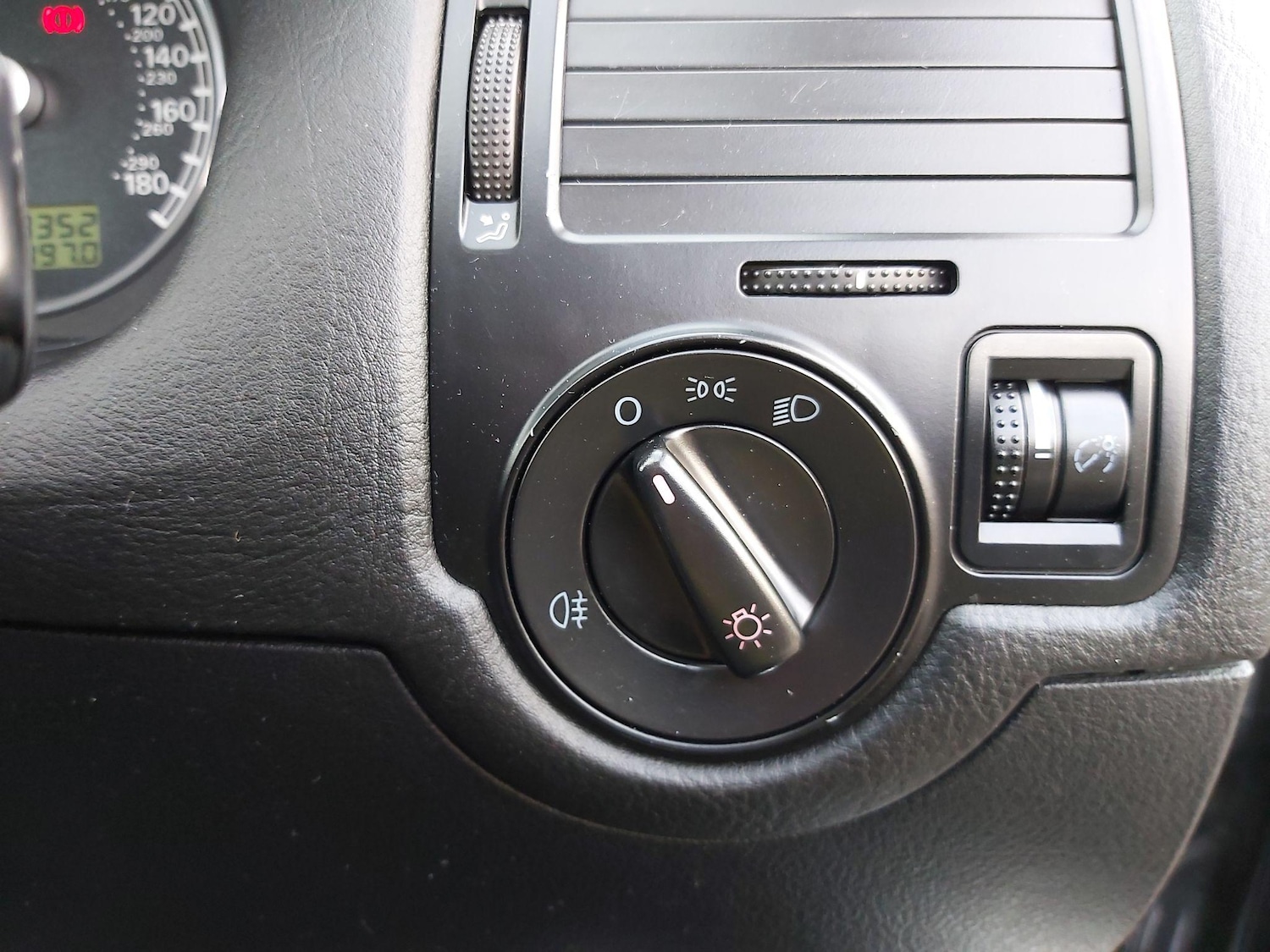 Used Volkswagen Golf 2020 for sale - 77091764: Photo 18