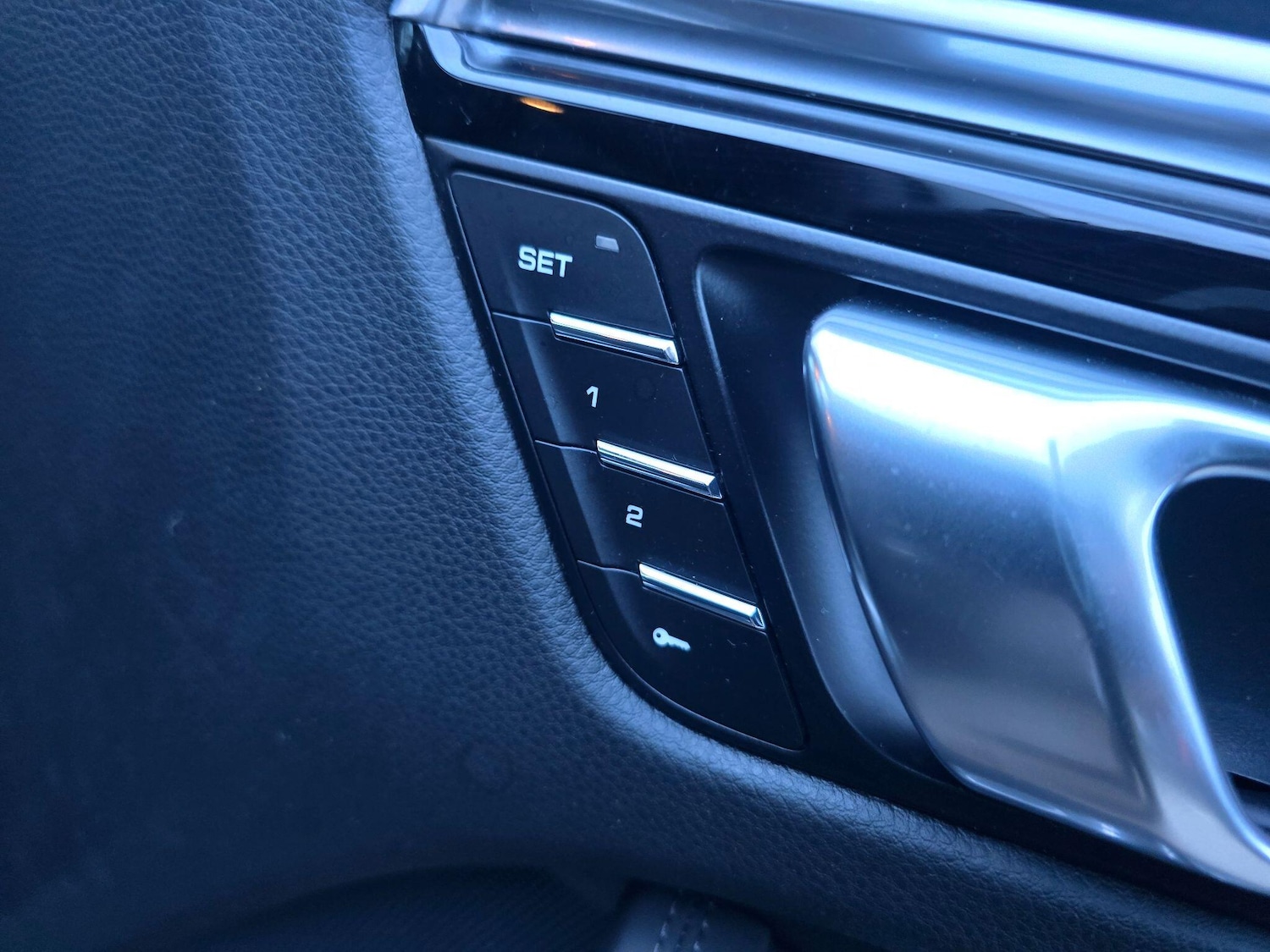 Used Porsche Macan 2020 for sale - 77020869: Photo 14