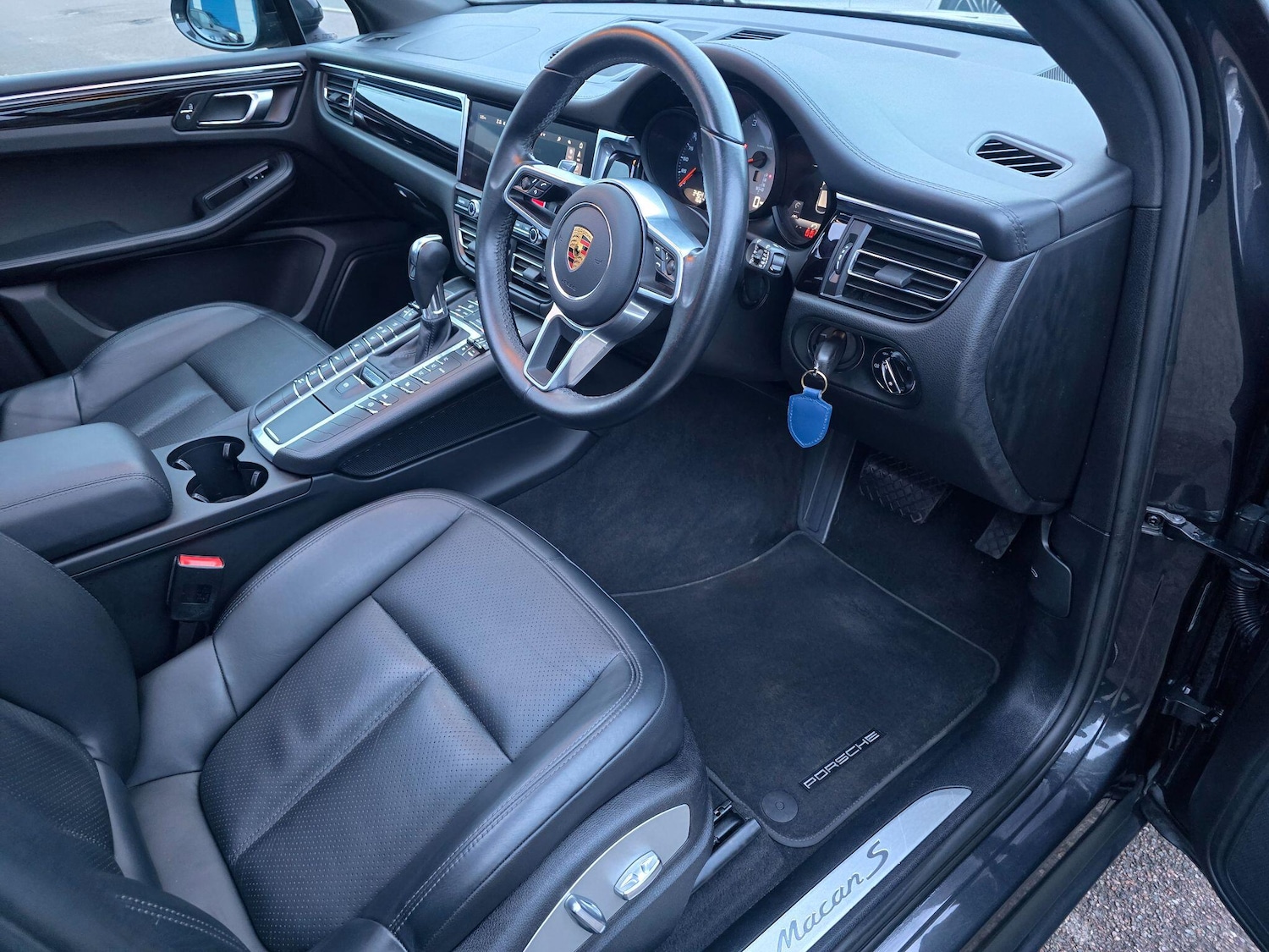 Used Porsche Macan 2020 for sale - 77020869: Photo 15