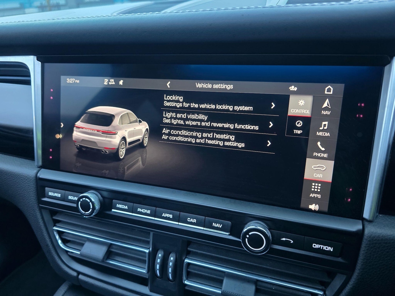 Used Porsche Macan 2020 for sale - 77020869: Photo 19