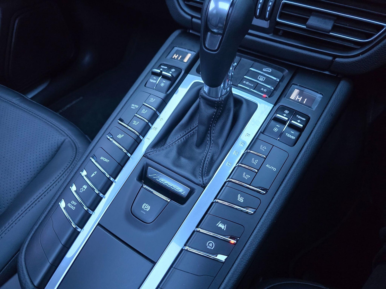 Used Porsche Macan 2020 for sale - 77020869: Photo 24