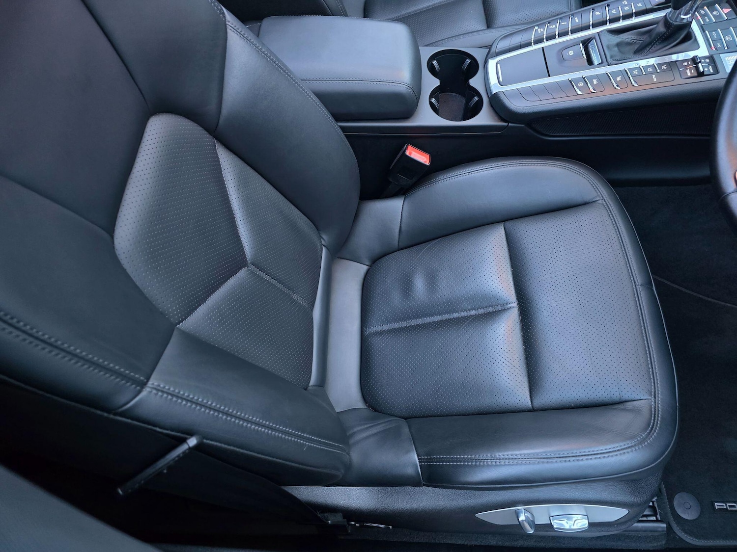 Used Porsche Macan 2020 for sale - 77020869: Photo 38