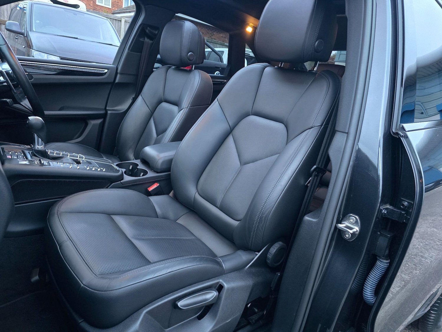 Used Porsche Macan 2020 for sale - 77020869: Photo 43