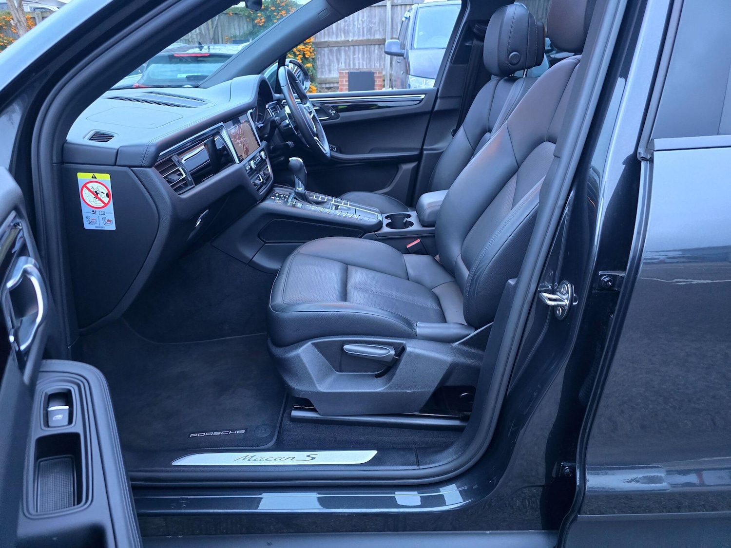 Used Porsche Macan 2020 for sale - 77020869: Photo 44