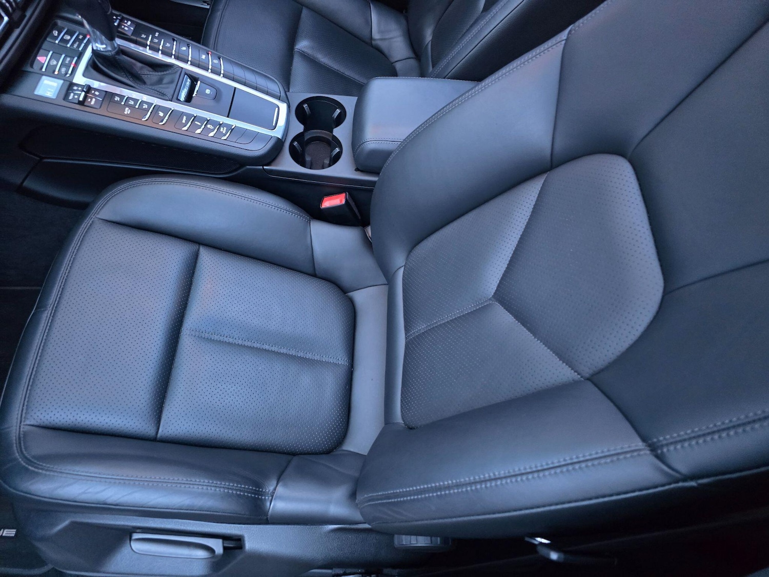 Used Porsche Macan 2020 for sale - 77020869: Photo 45