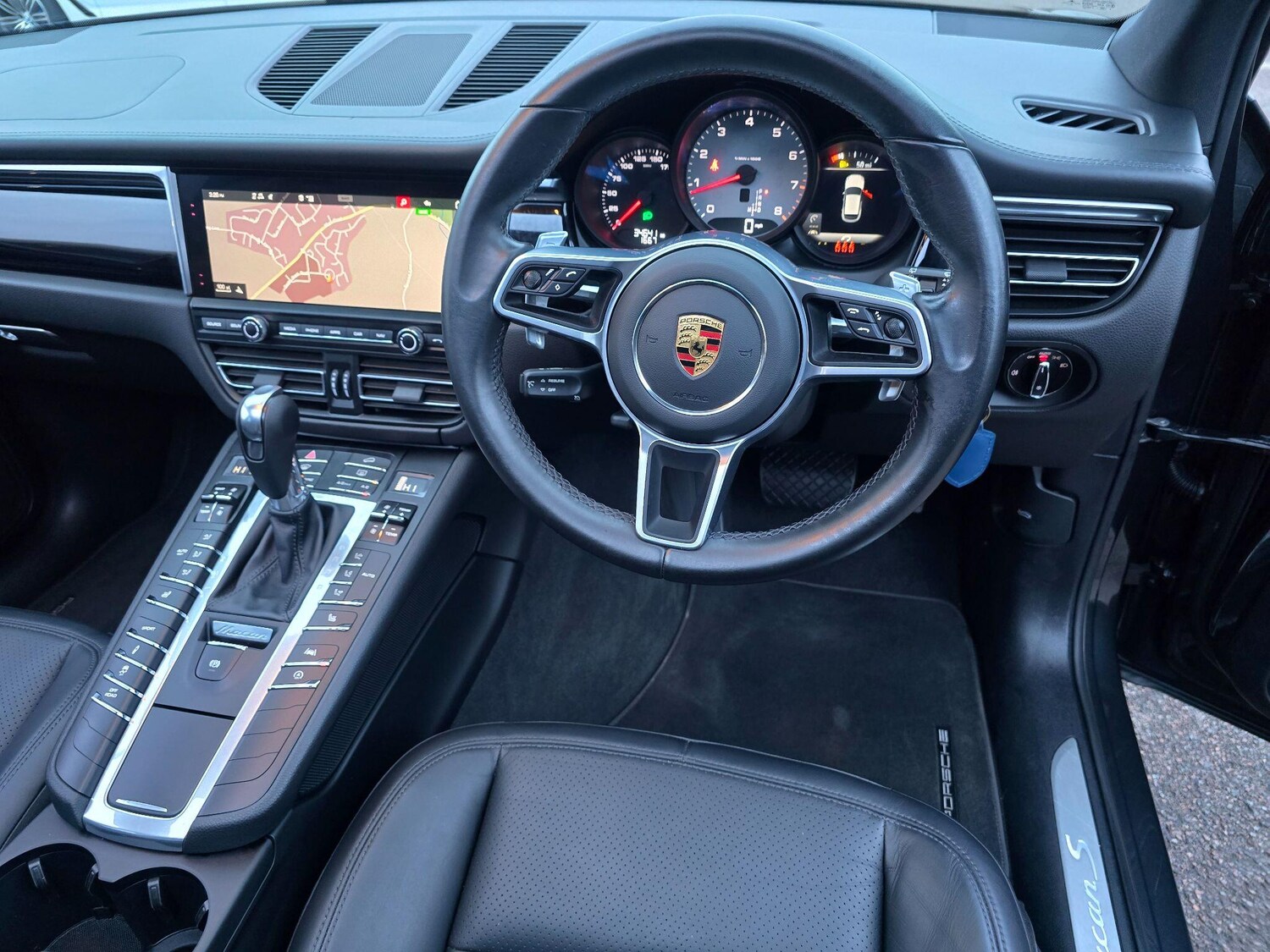 Used Porsche Macan 2020 for sale - 77020869: Photo 9