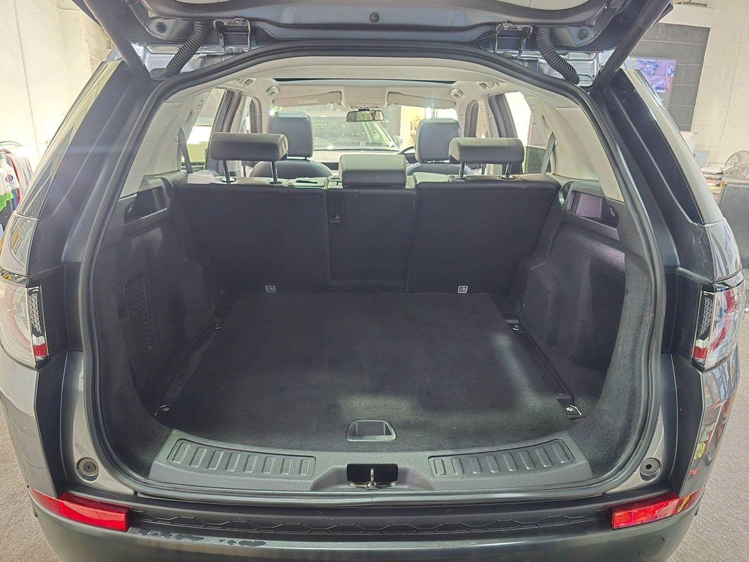 Used Land Rover Discovery Sport 2018 for sale - 76175397: Photo 25