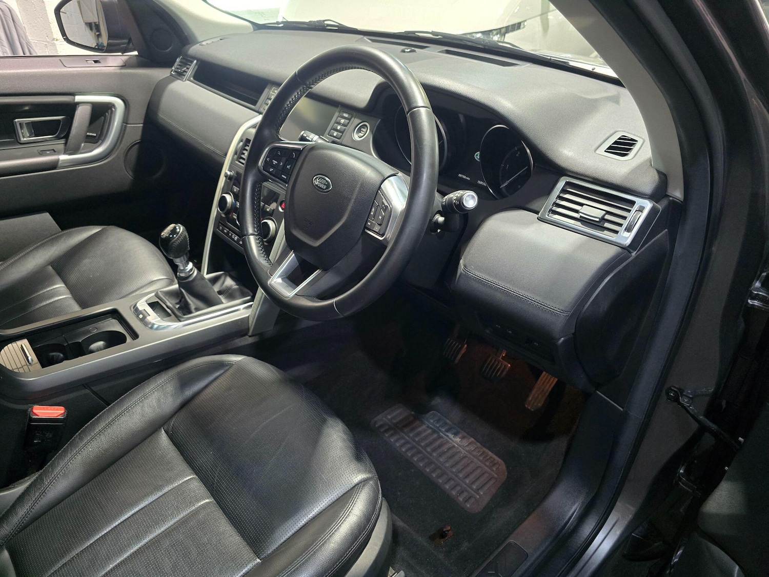 Used Land Rover Discovery Sport 2018 for sale - 76175397: Photo 28