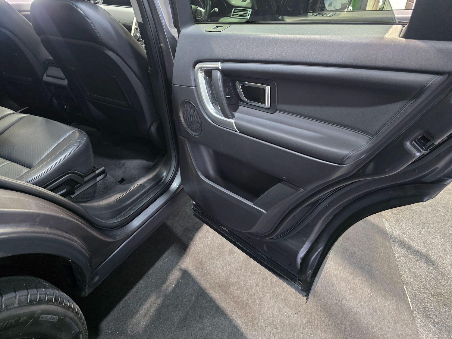 Used Land Rover Discovery Sport 2018 for sale - 76175397: Photo 40
