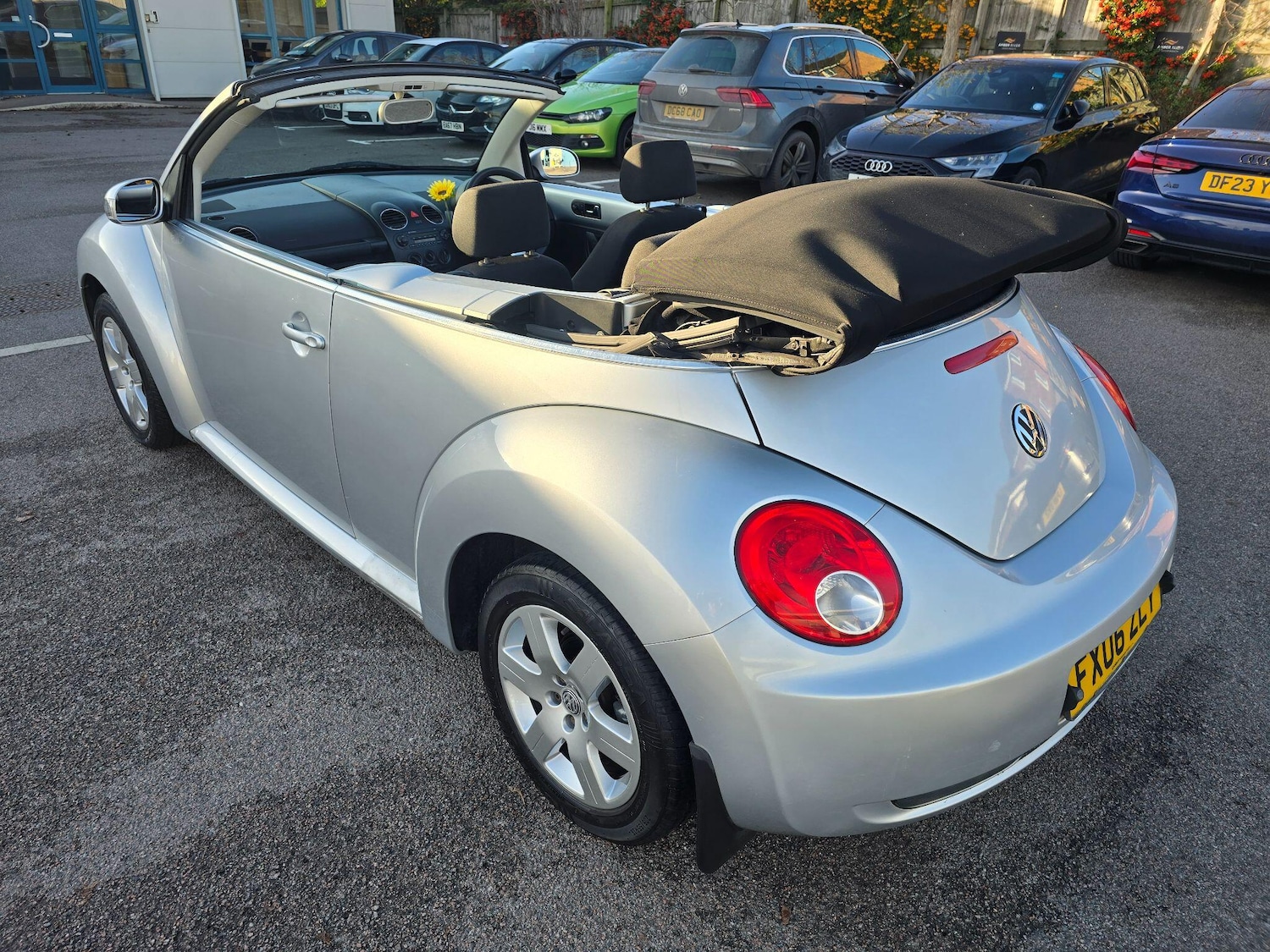 Used Volkswagen Beetle 2006 for sale - 76918554: Photo 11