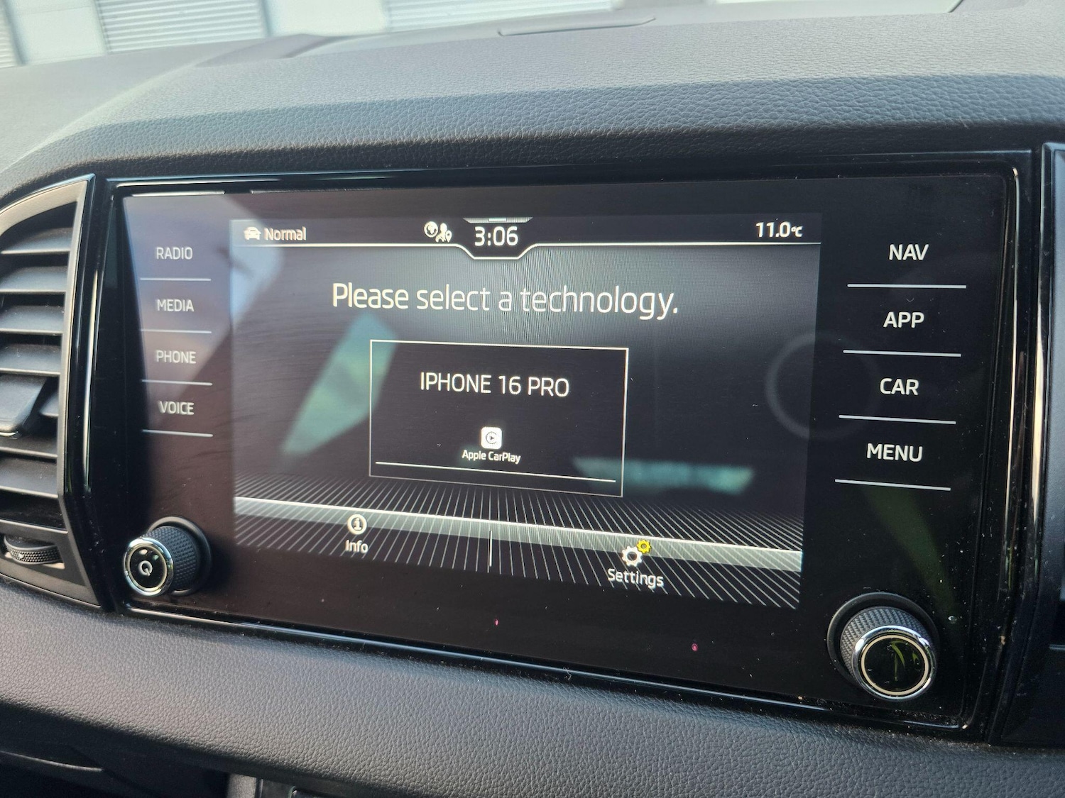 Used Skoda Karoq 2022 for sale - 76850412: Photo 18