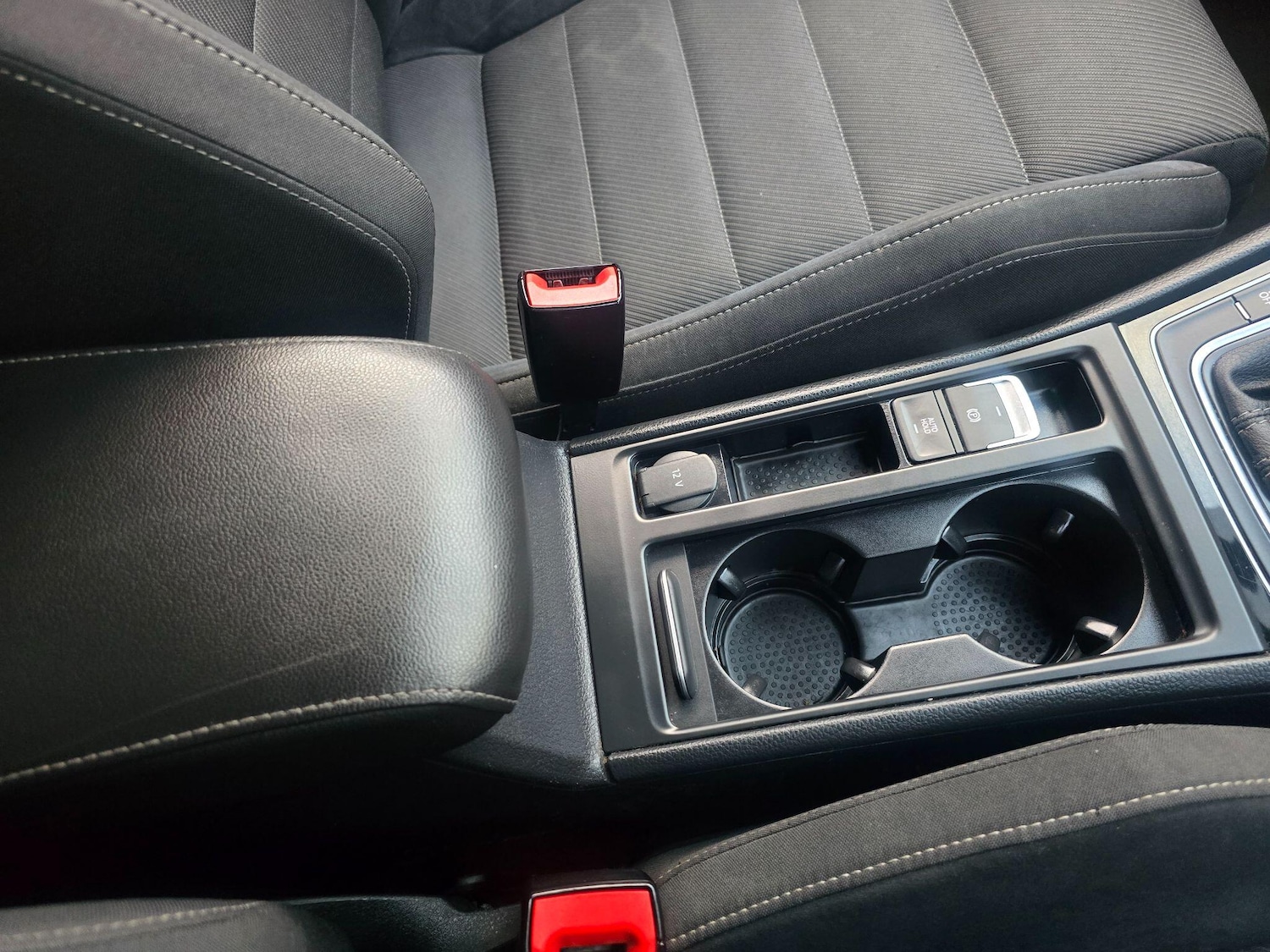 Used Volkswagen Golf 2018 for sale - 77229903: Photo 24