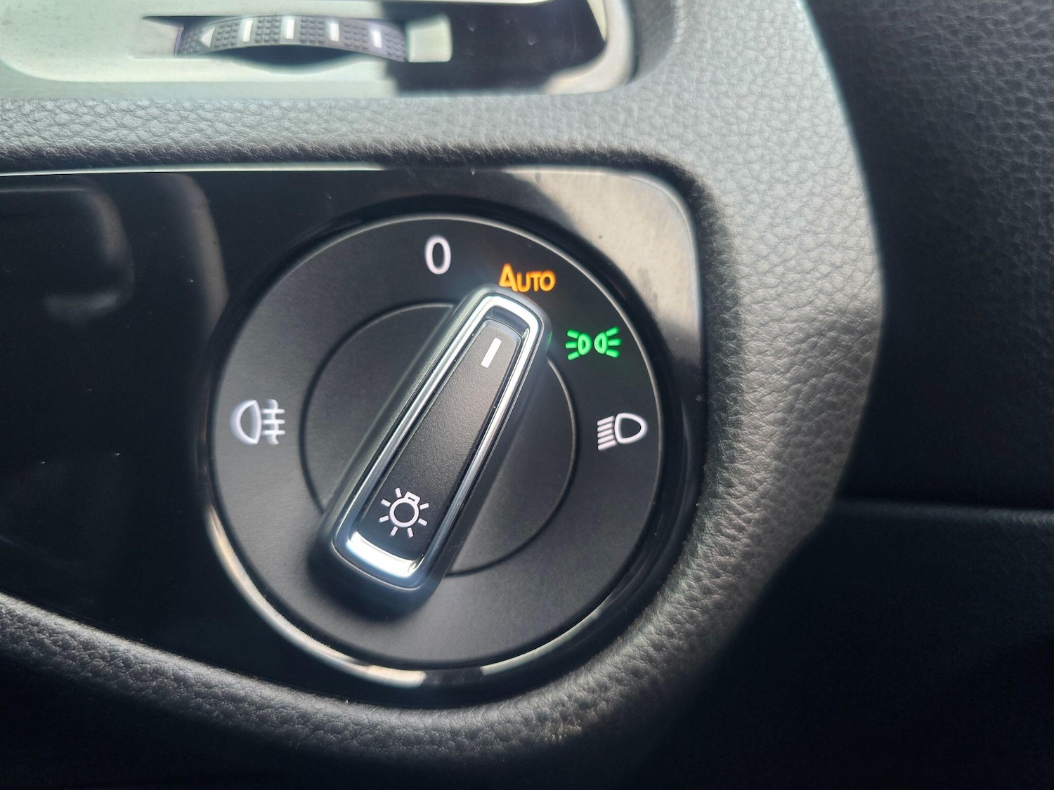 Used Volkswagen Golf 2018 for sale - 77229903: Photo 32