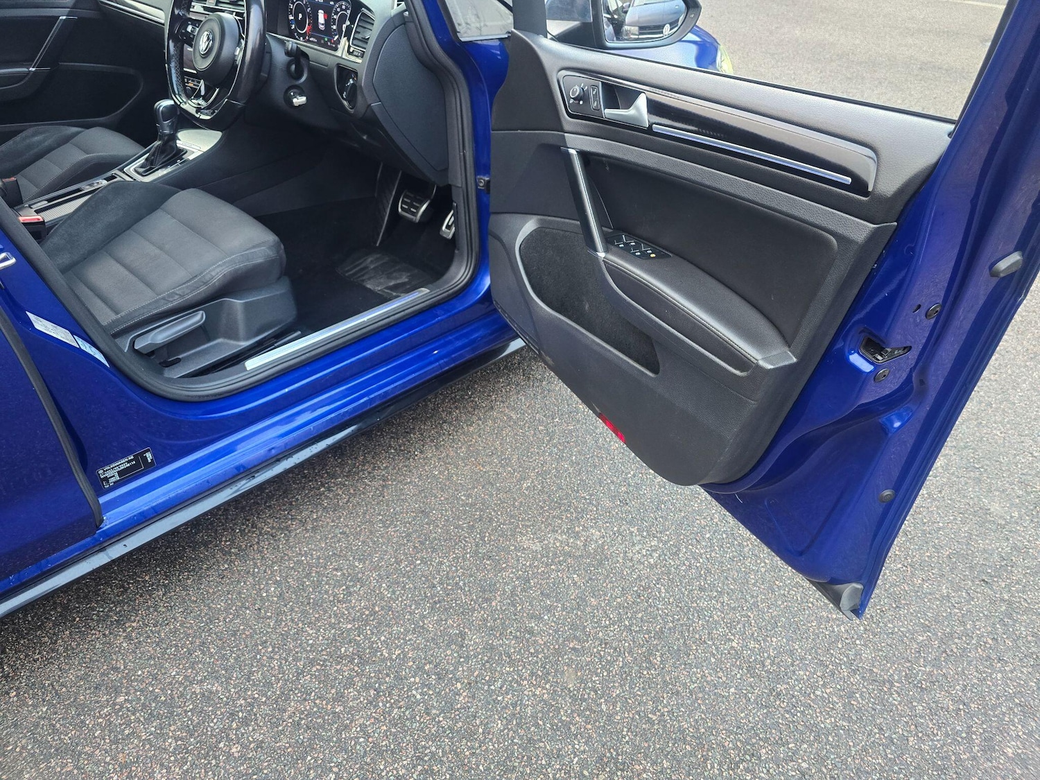 Used Volkswagen Golf 2018 for sale - 77229903: Photo 39