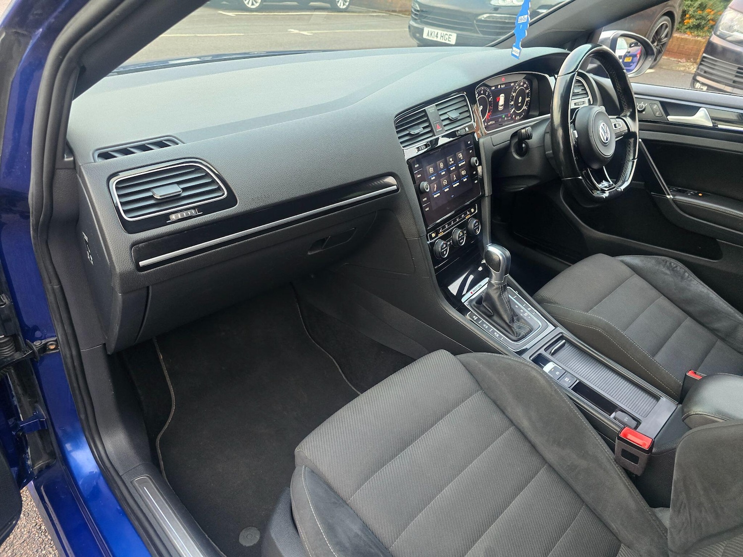 Used Volkswagen Golf 2018 for sale - 77229903: Photo 40