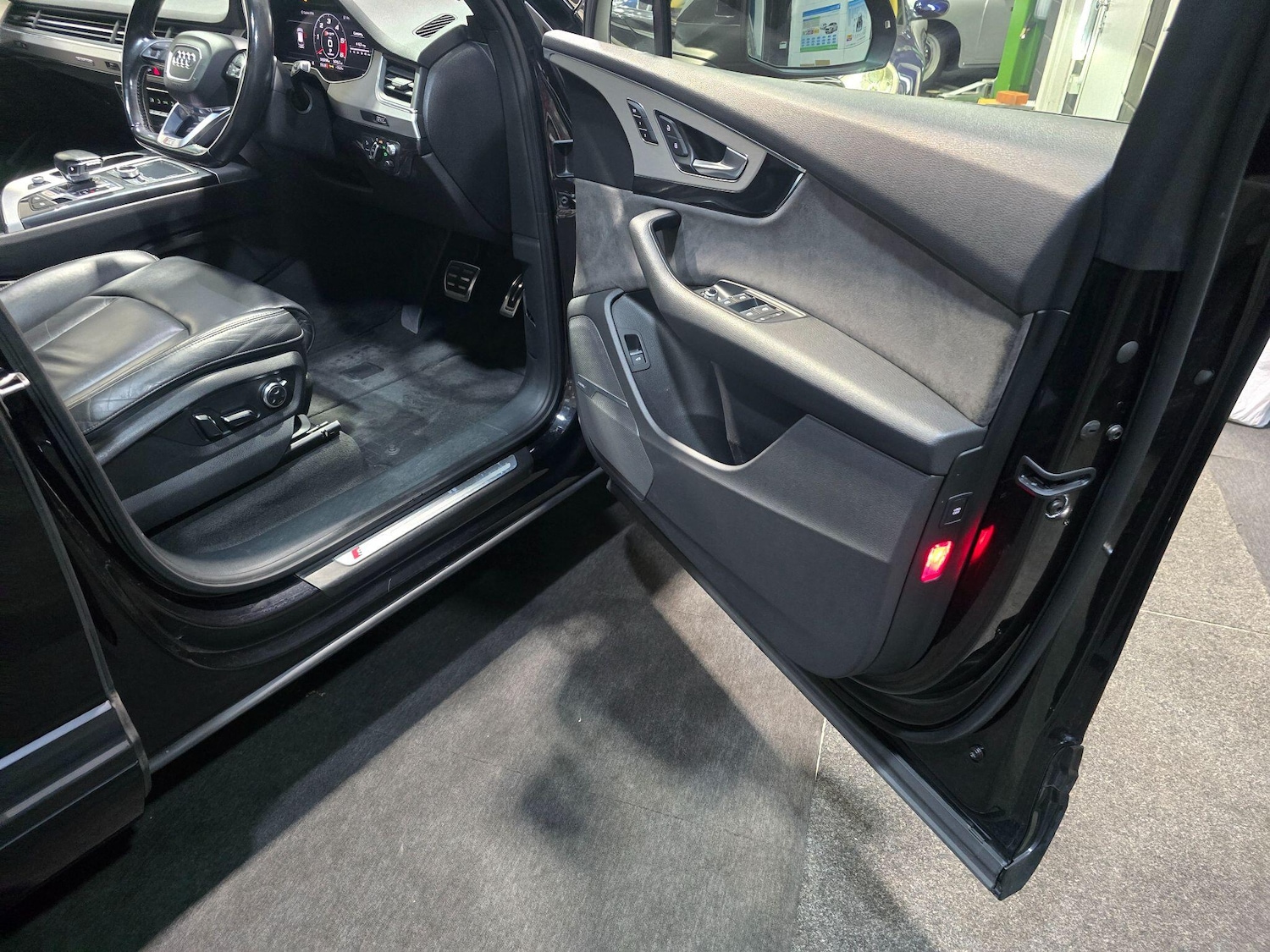 Used Audi Q7 2017 for sale - 76591946: Photo 28