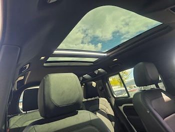 Used Land Rover Defender 110 2022 for sale - 78307261: Photo