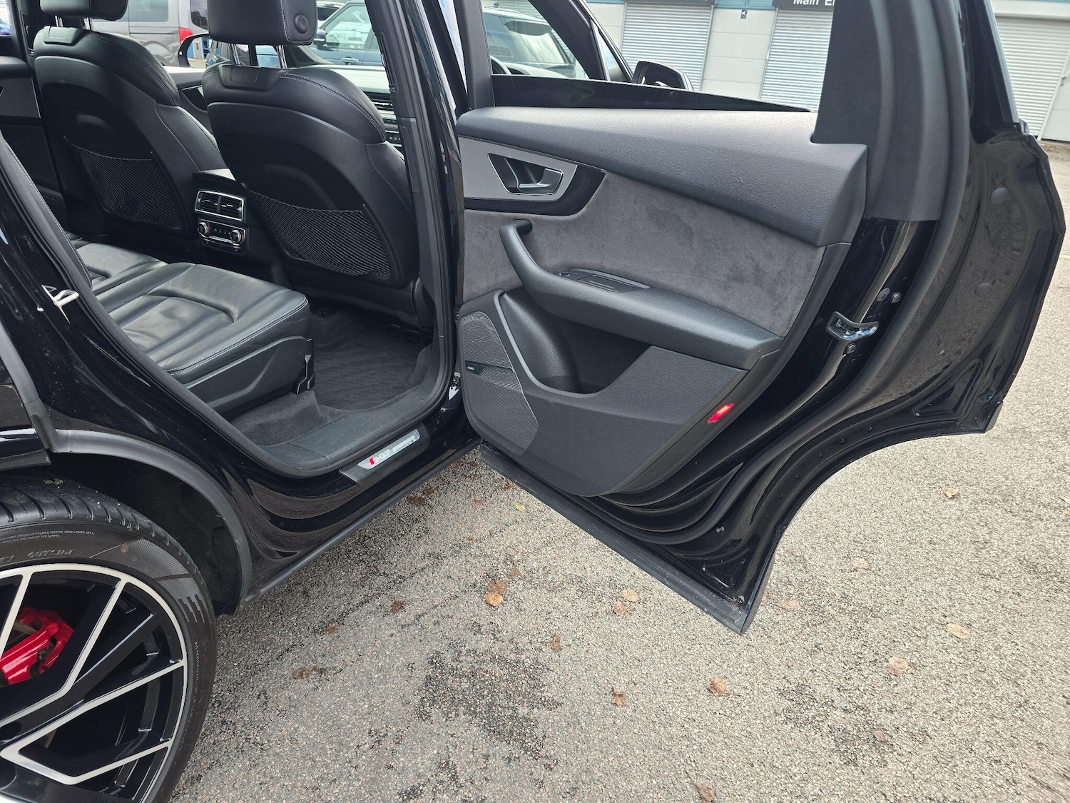 Used Audi Q7 2017 for sale - 76992126: Photo 64