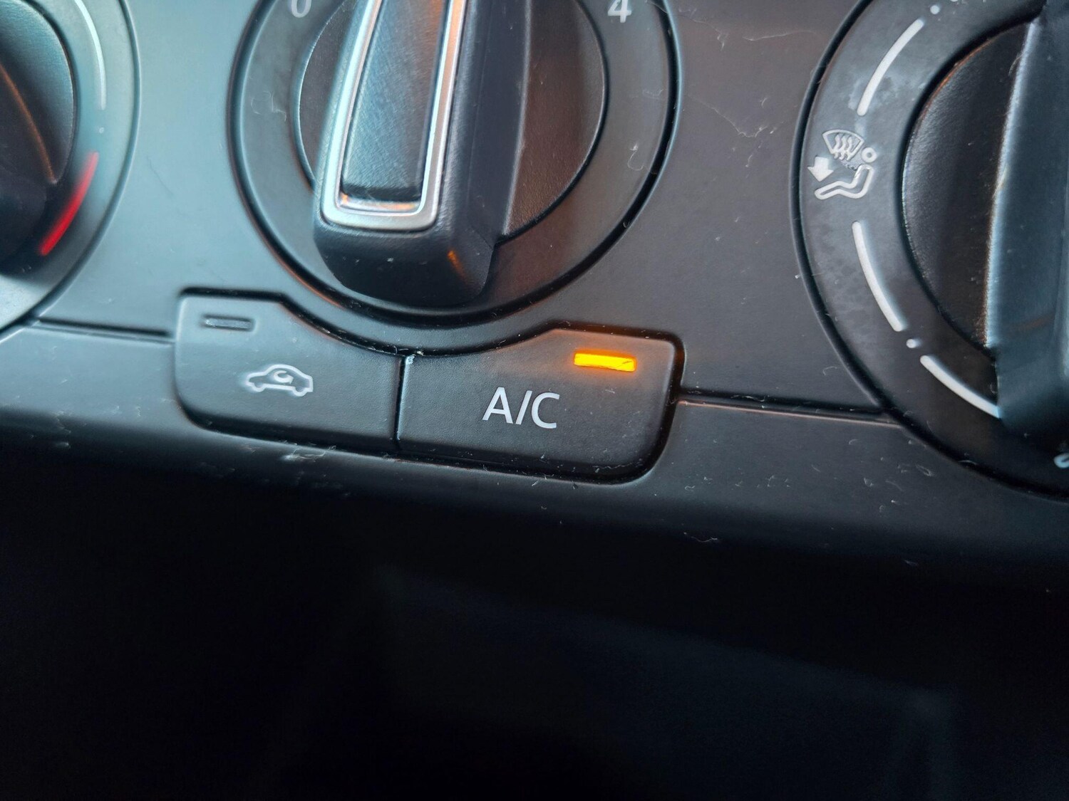 Used Volkswagen Polo 2015 for sale - 77484450: Photo 18