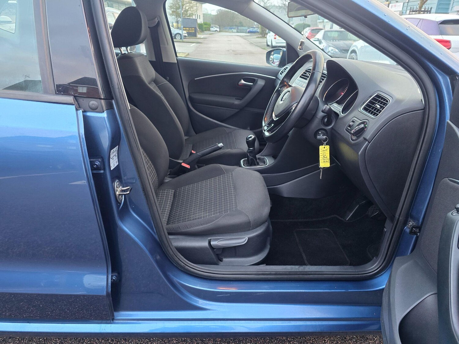 Used Volkswagen Polo 2015 for sale - 77484450: Photo 28