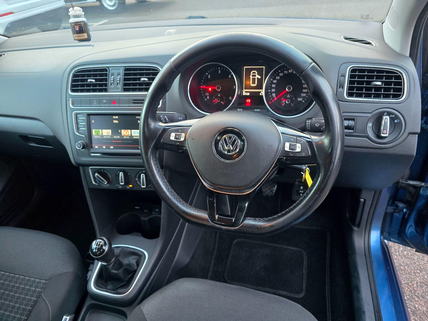 Used Volkswagen Polo 2015 for sale - 77484450: Photo 3