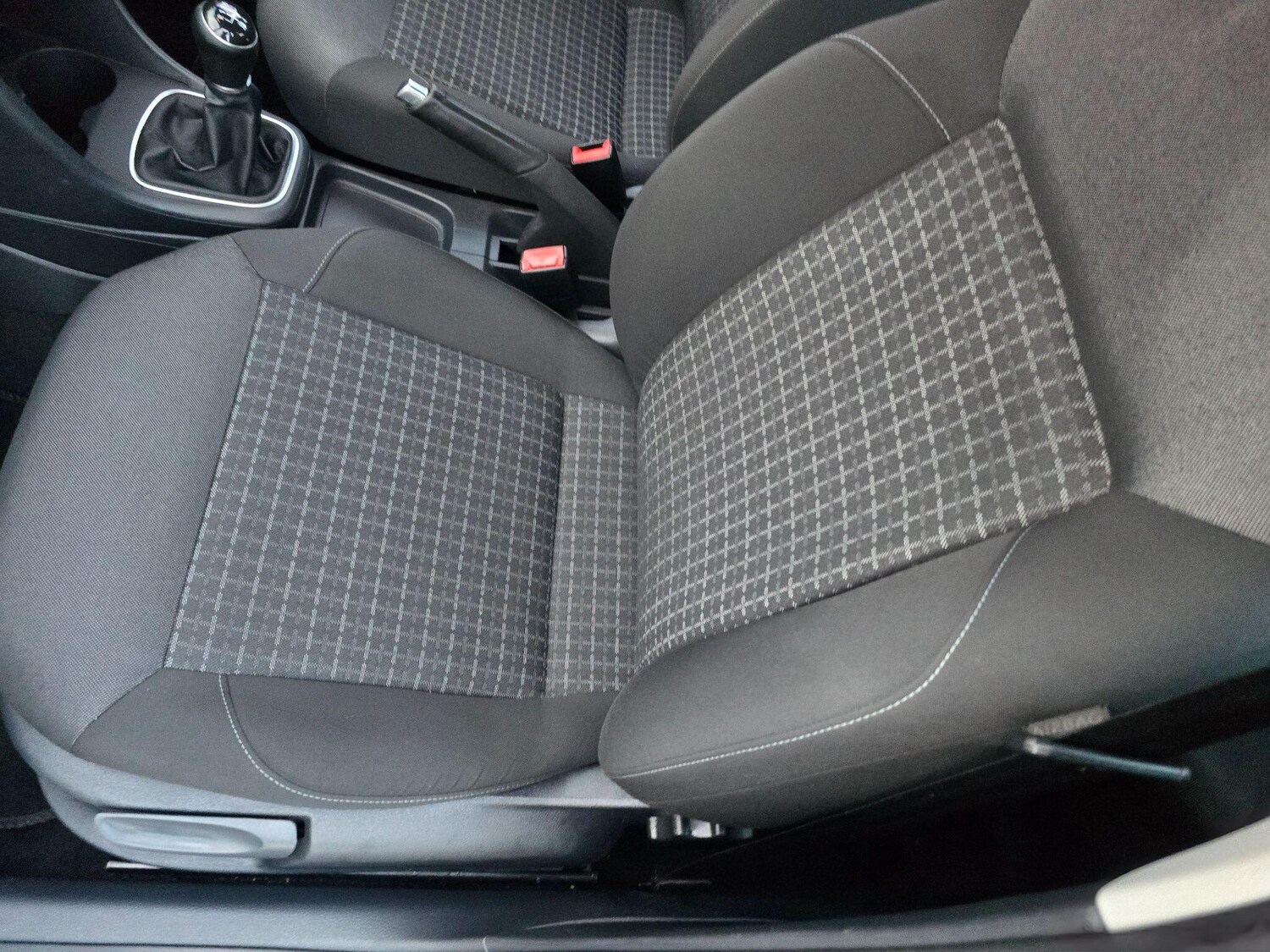 Used Volkswagen Polo 2015 for sale - 77484450: Photo 37