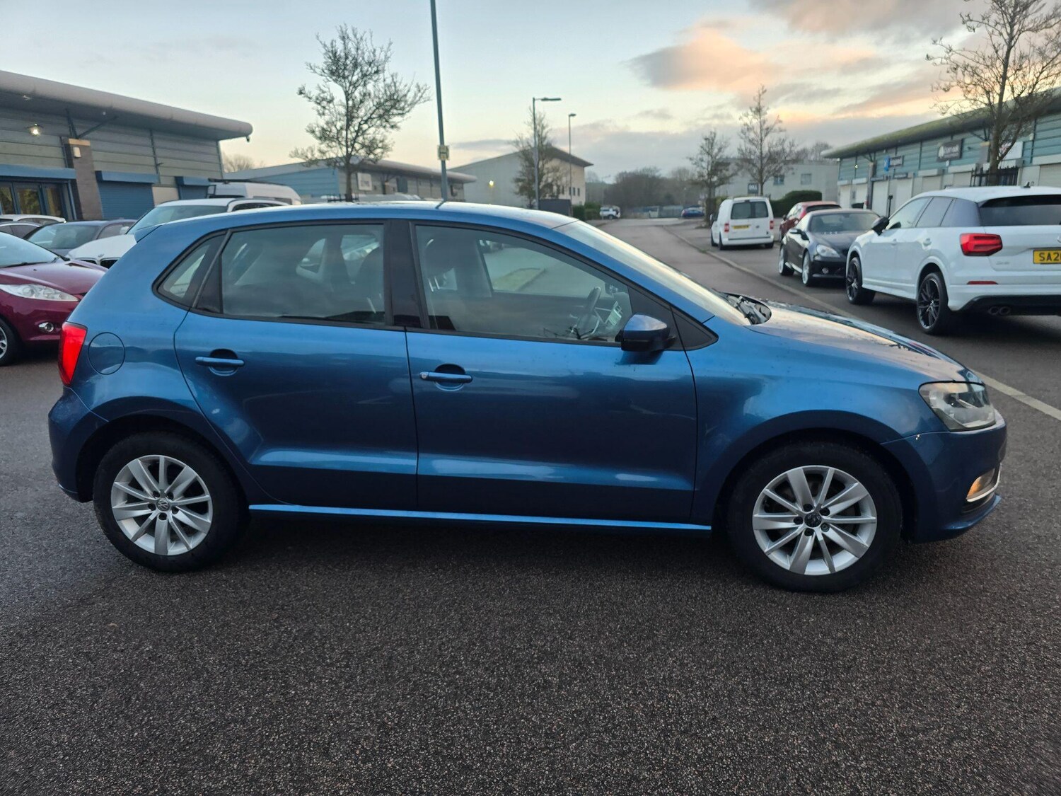 Used Volkswagen Polo 2015 for sale - 77484450: Photo 7