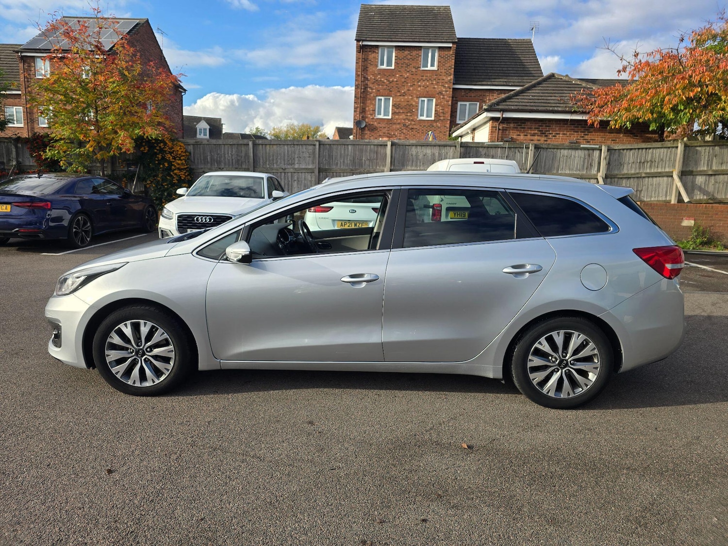 Used Kia Ceed 2017 for sale - 76349438: Photo 2