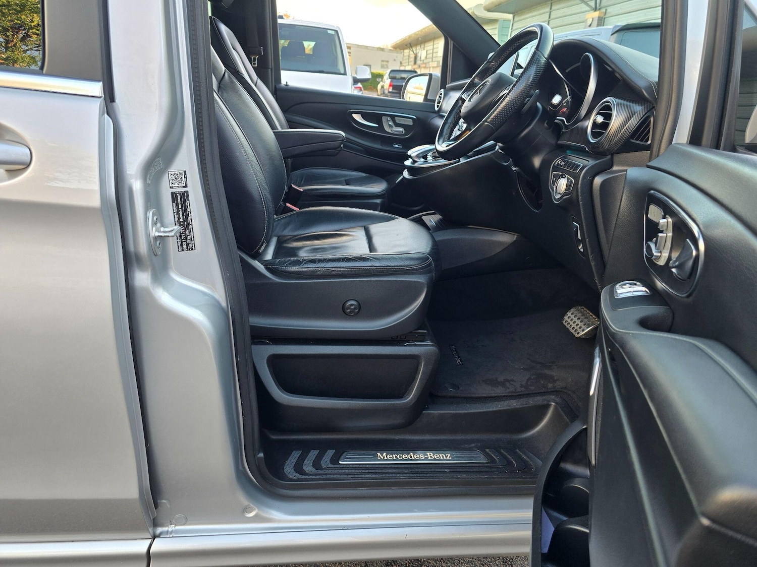 Used Mercedes-Benz V-Class 2025 for sale - 76990187: Photo 35