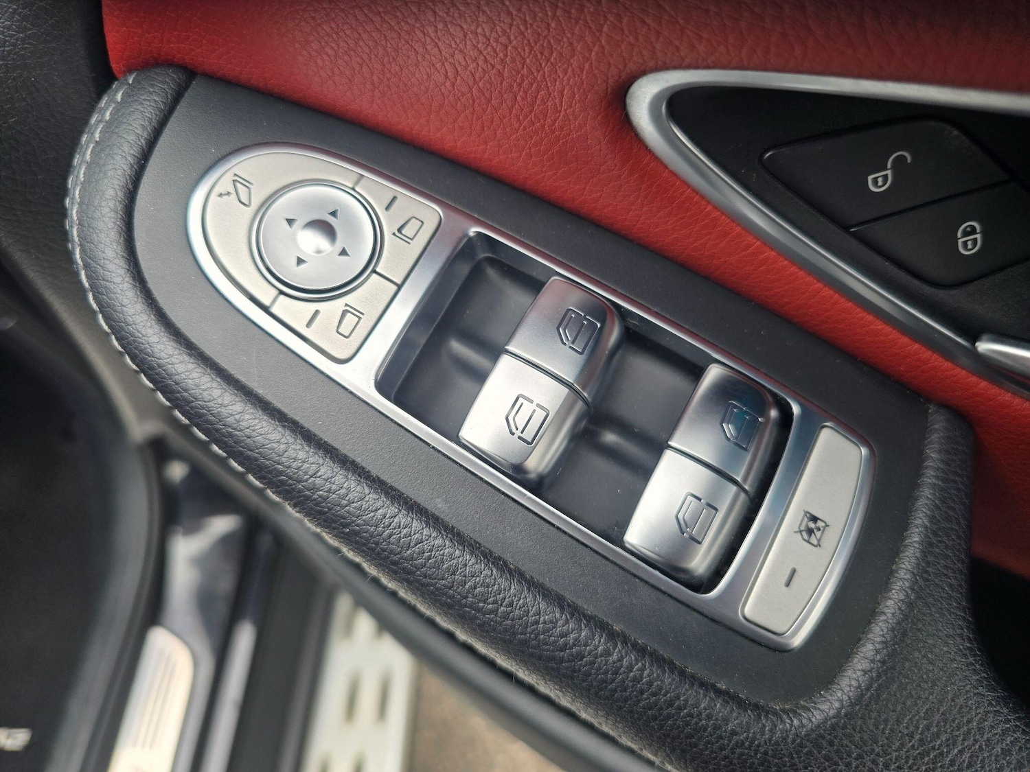 Used Mercedes-Benz GLC 2017 for sale - 76992107: Photo 30