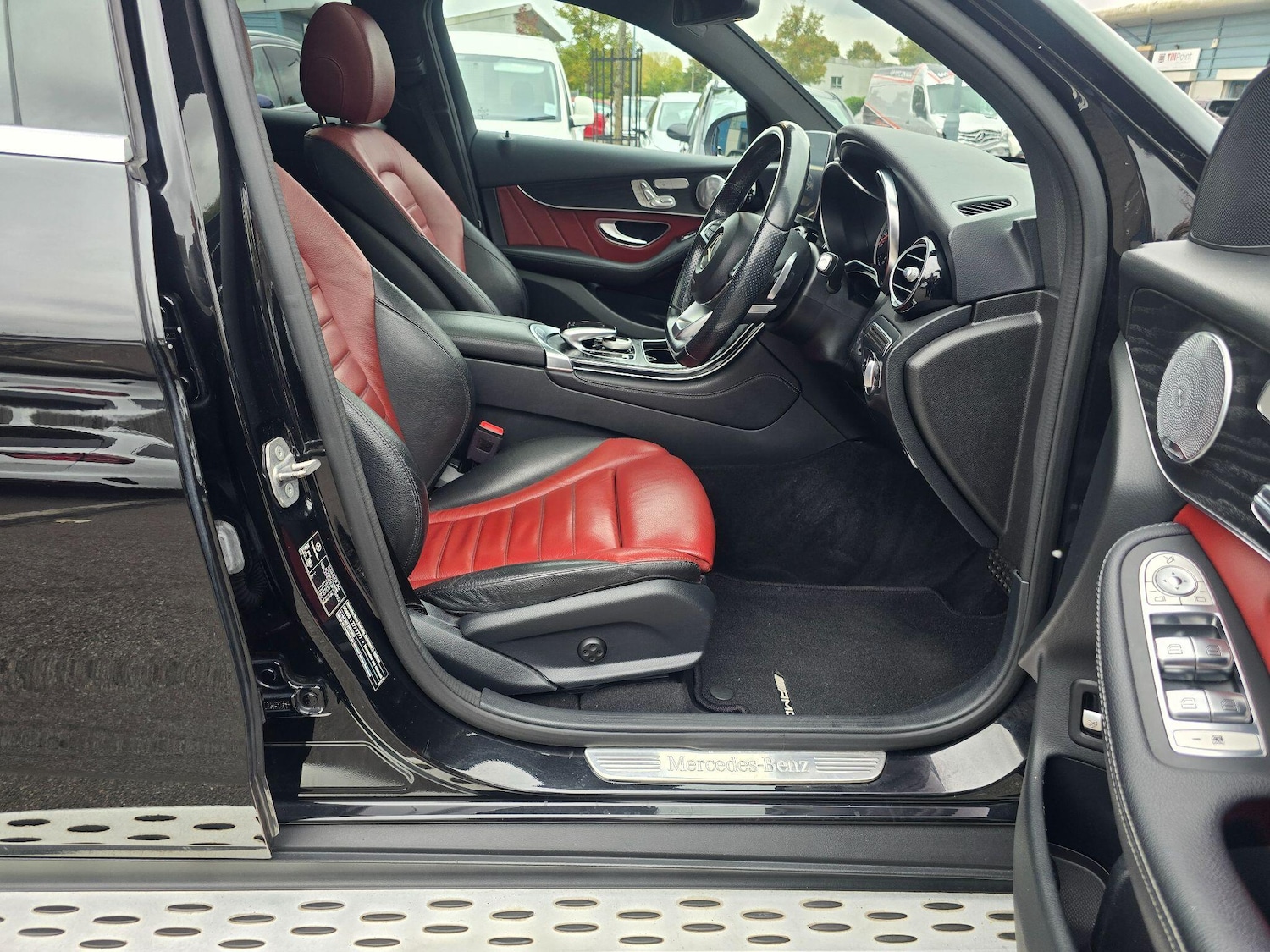 Used Mercedes-Benz GLC 2017 for sale - 76992107: Photo 32