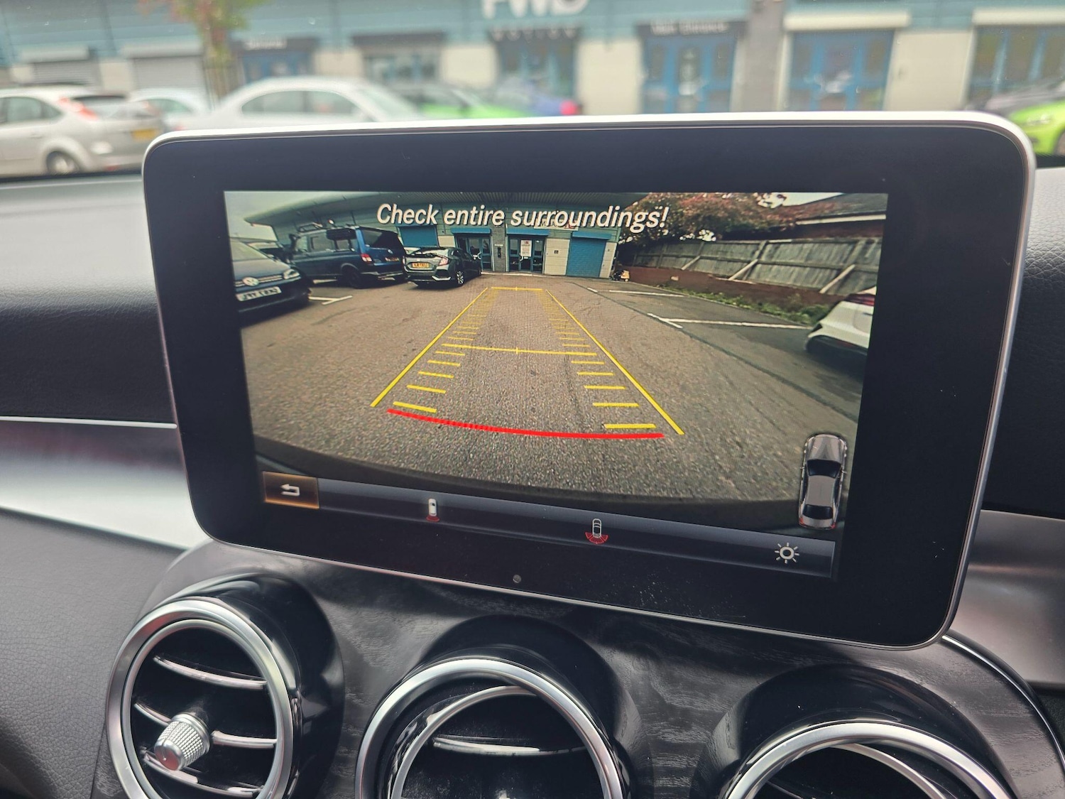 Used Mercedes-Benz GLC 2017 for sale - 76992107: Photo 5