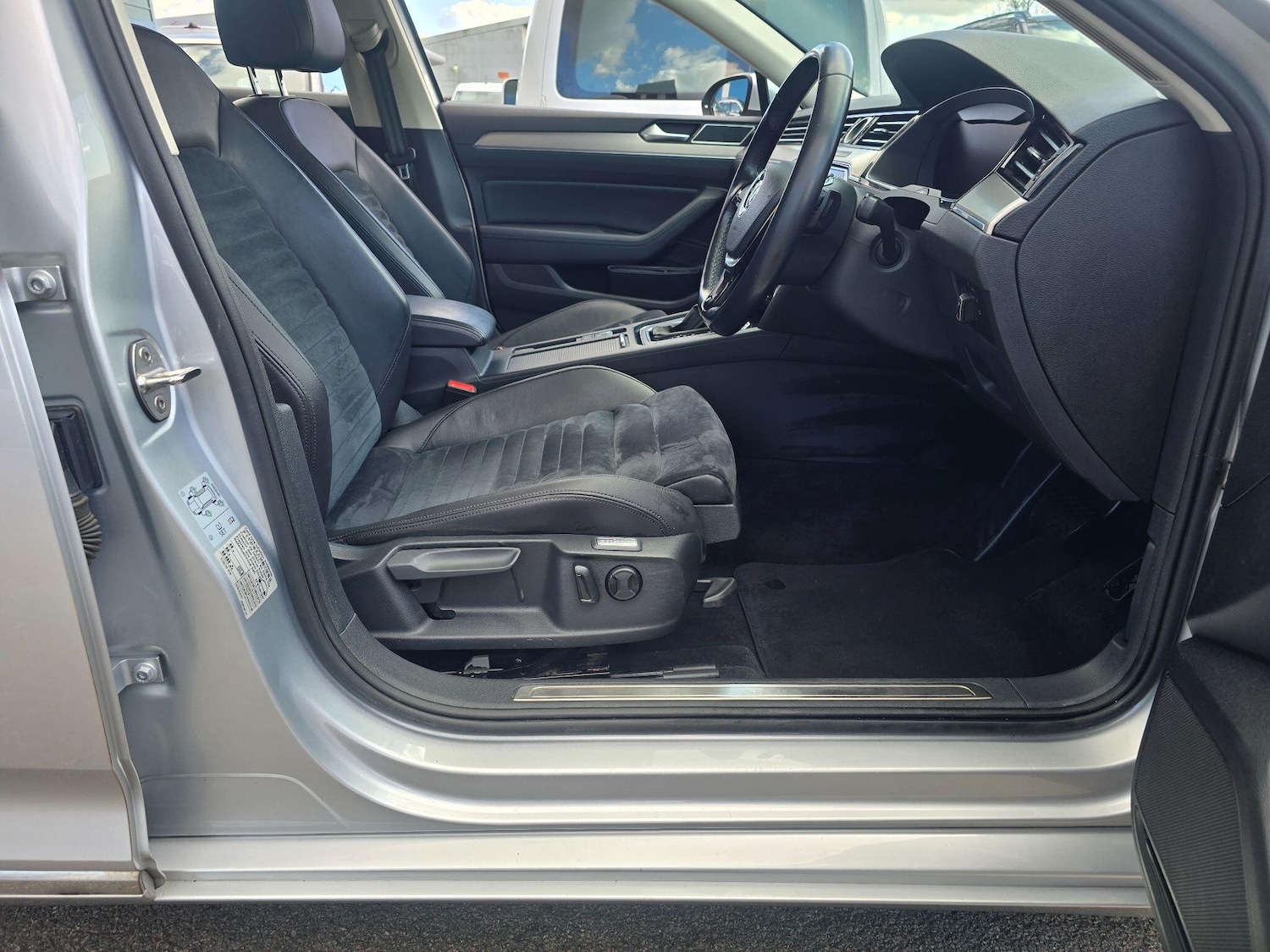 Used Volkswagen Passat 2018 for sale - 77970223: Photo 34