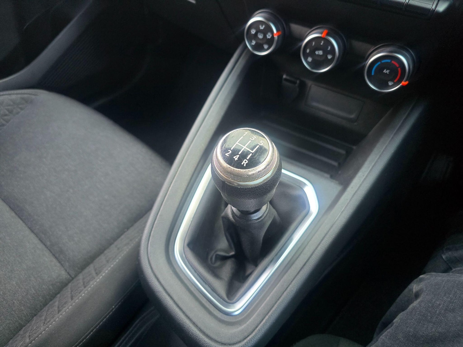 Used Renault Clio 2020 for sale - 77229617: Photo 18