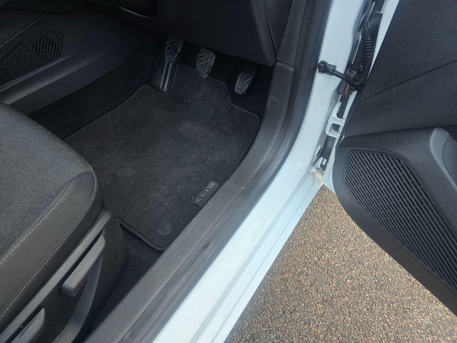 Used Renault Clio 2020 for sale - 77229617: Photo 30