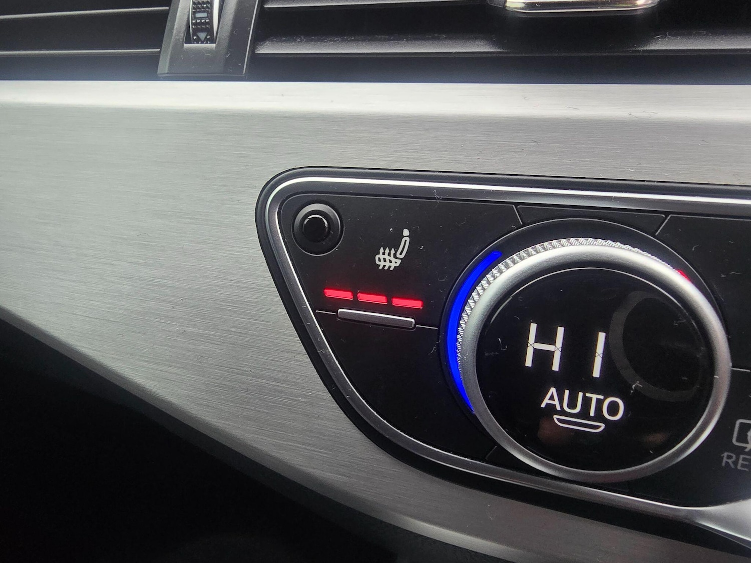 Used Audi A4 2018 for sale - 77611560: Photo 3