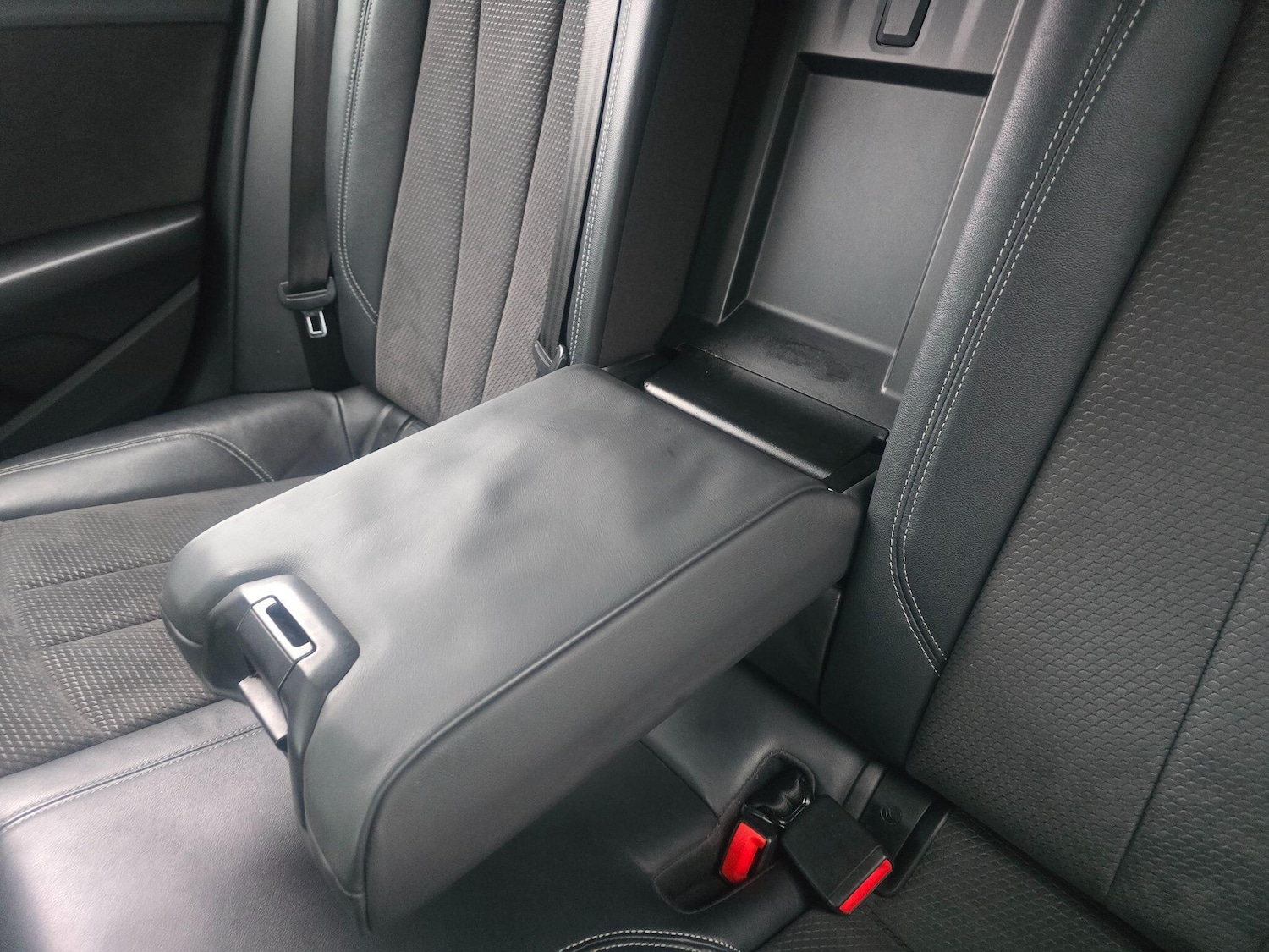 Used Audi A4 2018 for sale - 77611560: Photo 50