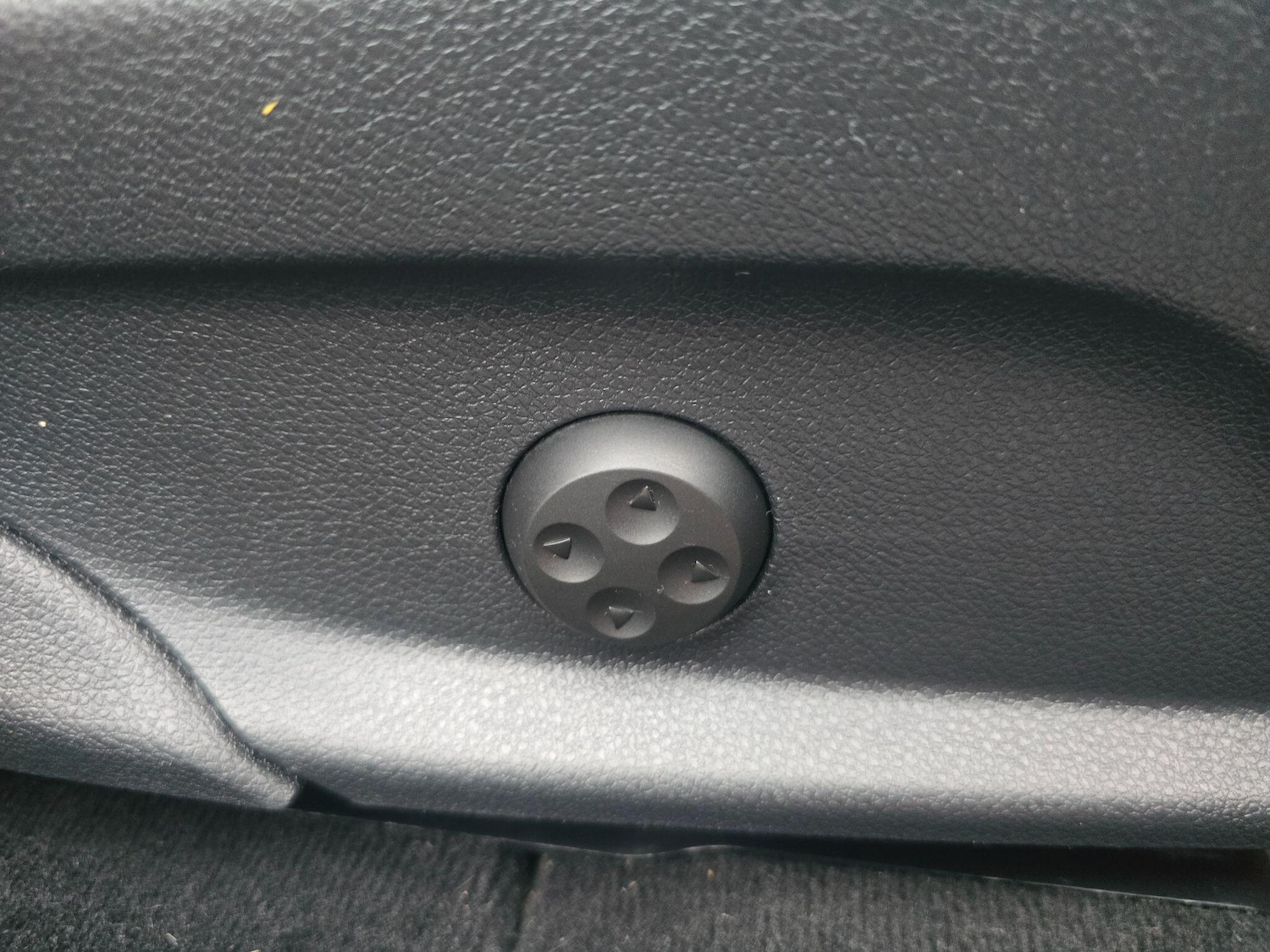 Used Mercedes-Benz GLC 2016 for sale - 77305486: Photo 40