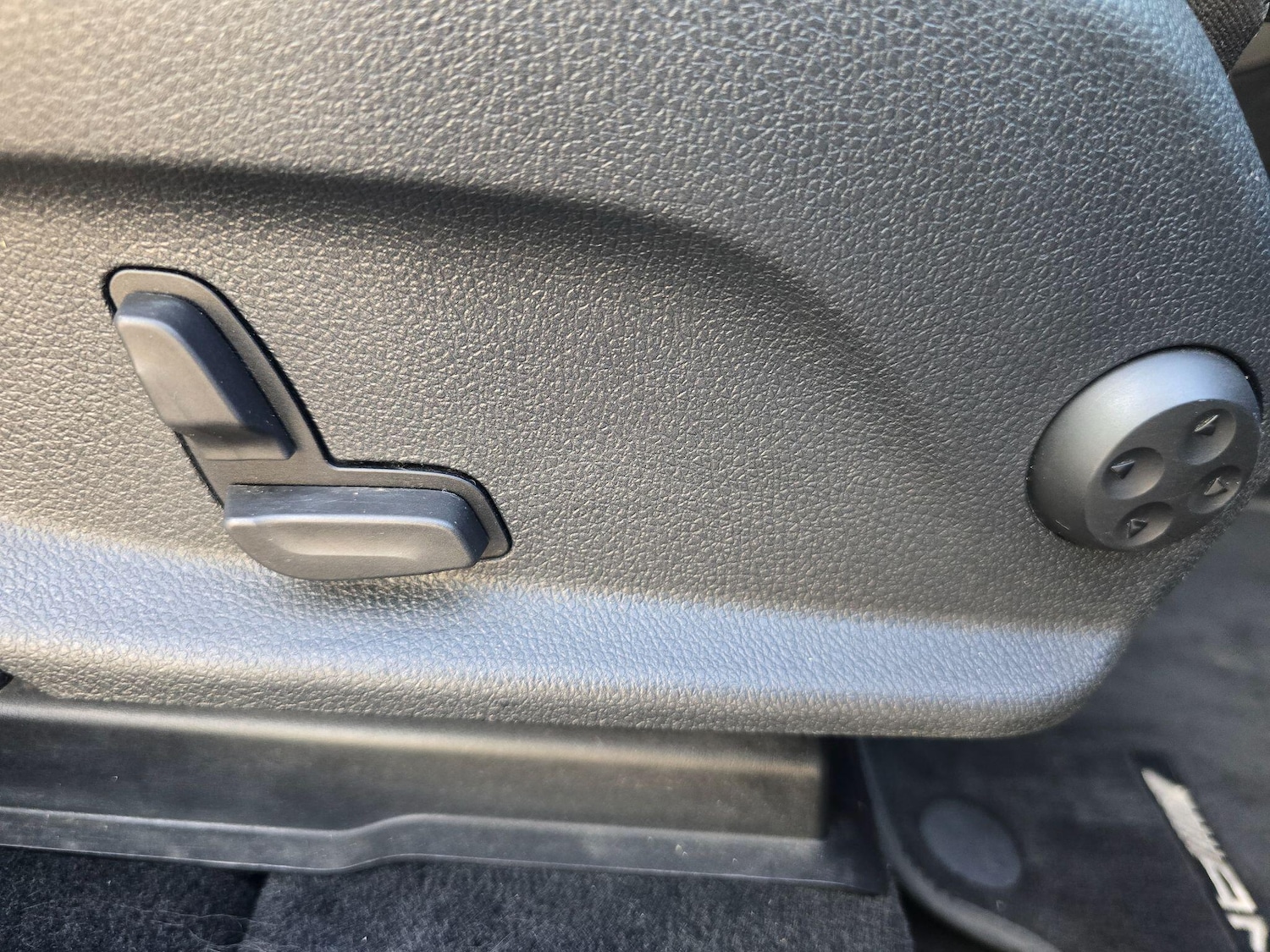 Used Mercedes-Benz GLC 2019 for sale - 76772216: Photo 10