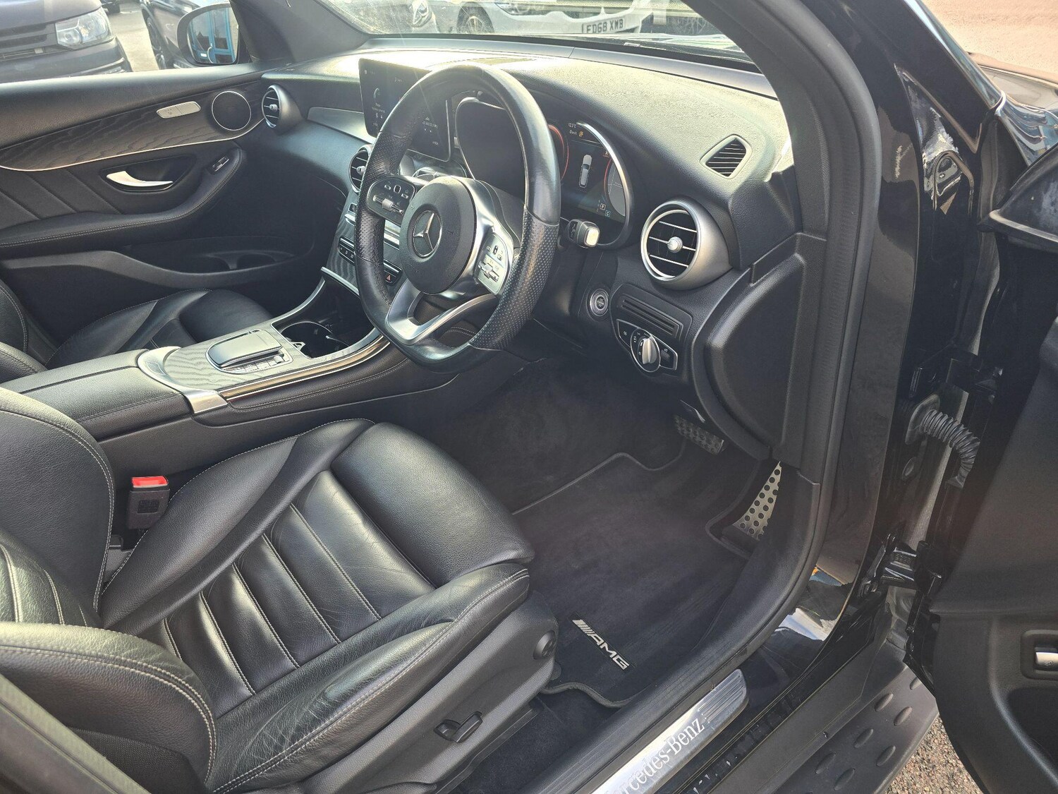 Used Mercedes-Benz GLC 2019 for sale - 76772216: Photo 11