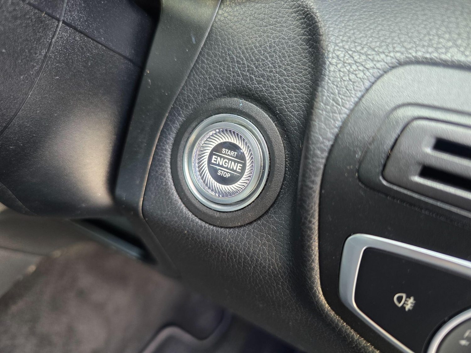 Used Mercedes-Benz GLC 2019 for sale - 76772216: Photo 30